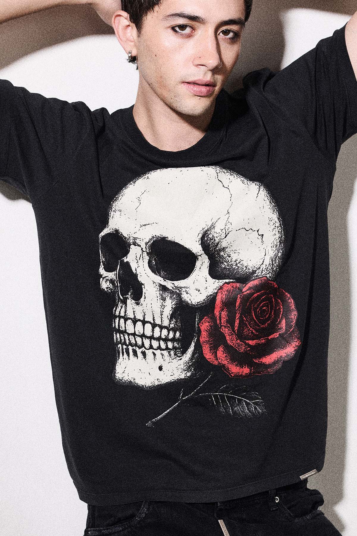ROSE &amp; RUIN TEE