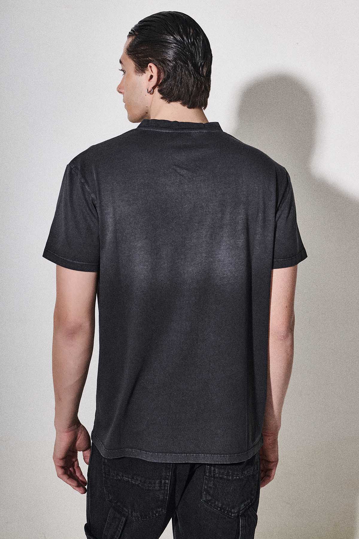 AFTER DARK V-NECK TEE