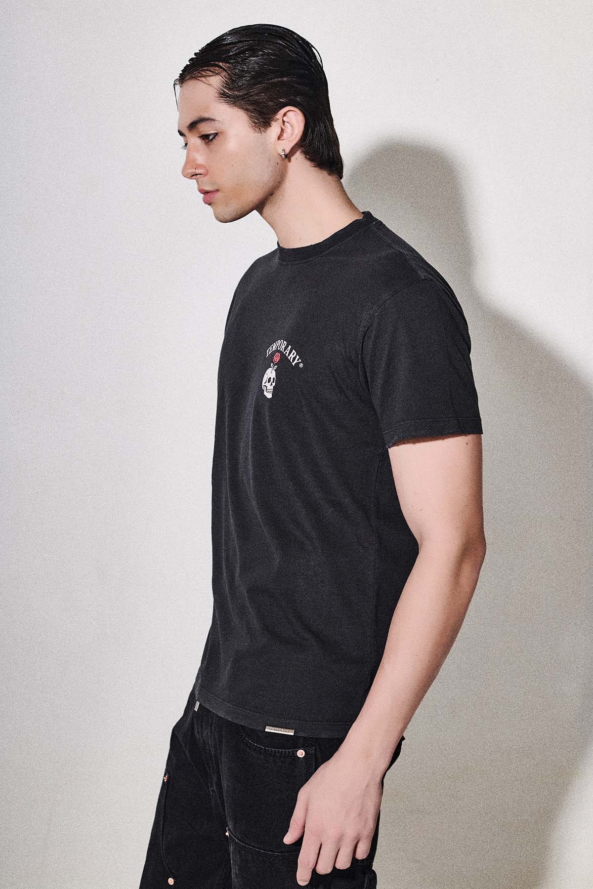 ROSEBONE TEE - WASHED CHARCOAL.